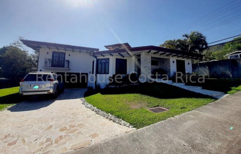 Foto Casa en Venta en Santa Ana, San José - U$D 360.000 - CAV59099 - BienesOnLine