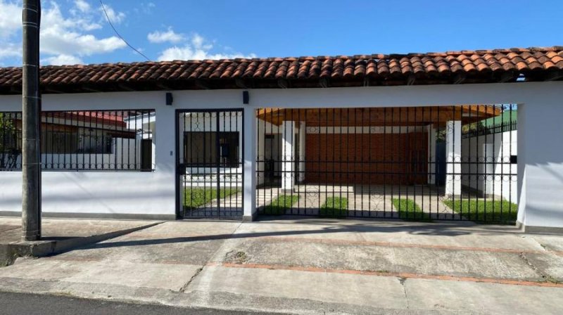 Casa en Venta en  Santa Ana, San José