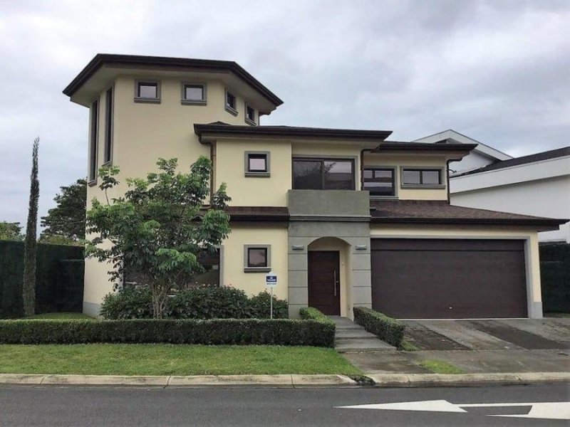 Casa en Venta en Ulloa Heredia, Heredia