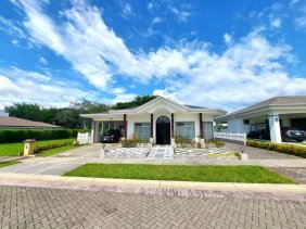Casa en Venta en Guácima Alajuela, Alajuela