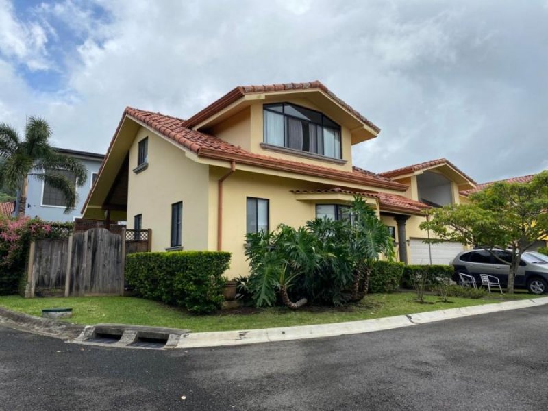 Foto Casa en Venta en Piedades, San José - U$D 325.000 - CAV91796 - BienesOnLine