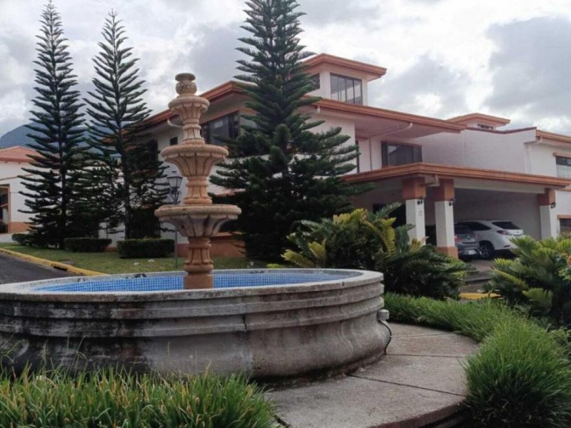 Casa en Venta en  Escazú, San José