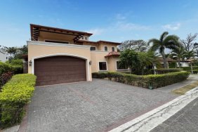 Casas en Lindora | Venta de casa en condominio exclusivo en Lindora