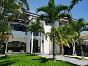 EN VENTA ESPECTACULAR CASA RIO ORO, PIEDADES, SANTA ANA  MP 26-136