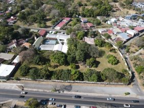 Encantadora propiedad Para Desarrollo Inmobiliario! Santa Ana, uso de suelo mixto, 9288 m² 