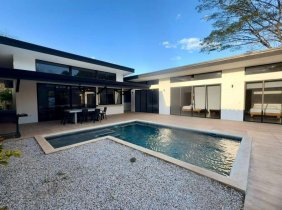 ****RENTADA****For rent. Modern House with Pool in La Garita, Tamarindo