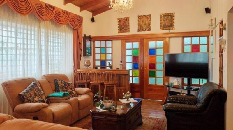 Foto Casa en Venta en Montes de Oca, San José - U$D 350.000 - CAV22757 - BienesOnLine