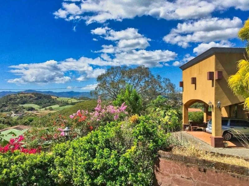 Casa en Venta en Puente de piedra Grecia, Alajuela