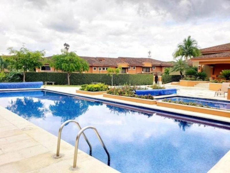 Foto Casa en Alquiler en Escazú, San José - U$D 1.700 - CAA23701 - BienesOnLine