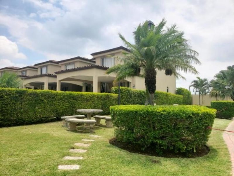 Foto Casa en Venta en Escazú, San José - U$D 215.000 - CAV24698 - BienesOnLine