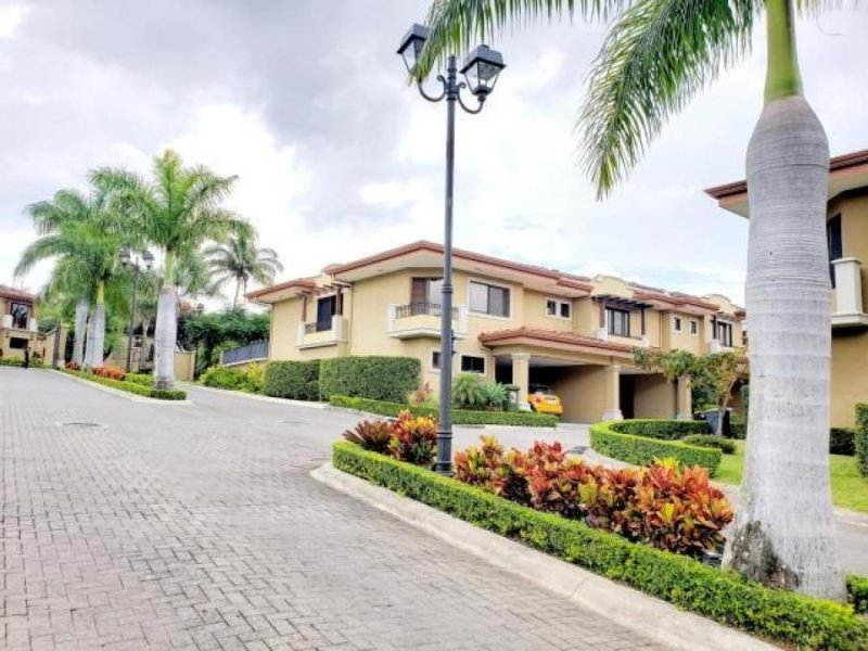 Foto Casa en Venta en Escazú, San José - U$D 385.000 - CAV24555 - BienesOnLine