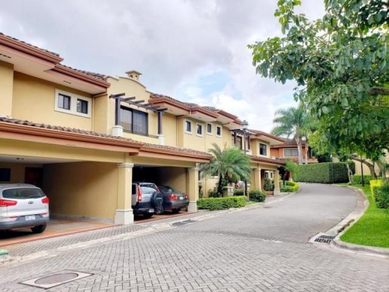 Foto Casa en Venta en Escazú, San José - U$D 385.000 - CAV24768 - BienesOnLine