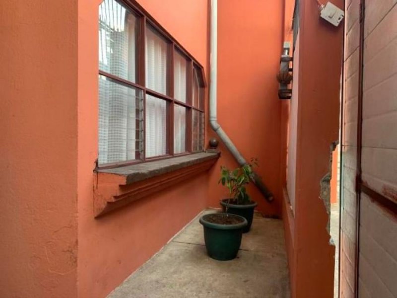 Foto Casa en Venta en Zapote, San José, San José - U$D 100.800 - CAV23585 - BienesOnLine