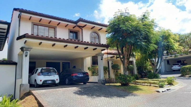 Casa en Venta en Río de Oro Santa Ana, San José