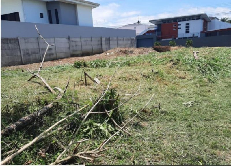 Terreno en Venta en Residencial Boruka Mercedes, Heredia