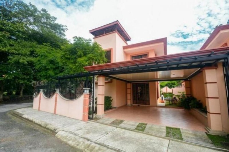 Foto Casa en Venta en Santa Ana, San José - U$D 265.000 - CAV25240 - BienesOnLine