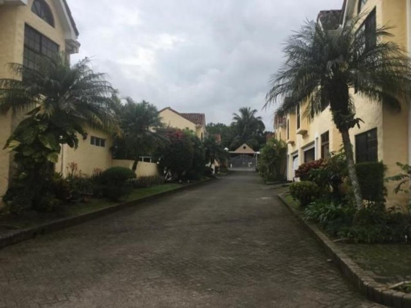 Foto Casa en Alquiler en Escazú, San José - U$D 1.500 - CAA23918 - BienesOnLine