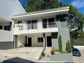 Casa en Venta en SANTA ANA SAN JOSE Santa Ana, San José
