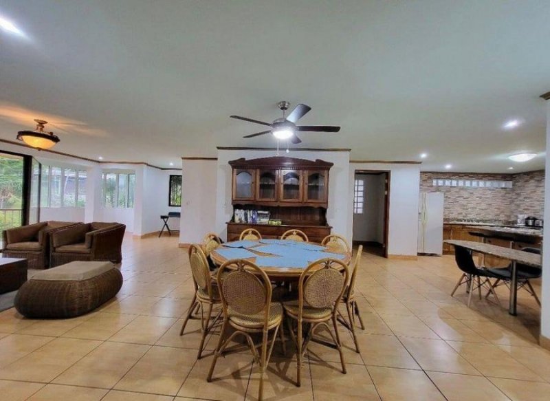 MLS-25-1802 LS VENTA PROPIEDAD CON CASA Y 3 APARTAMENTOS BELEN HEREDIA