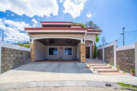 Casa en Venta en Altabrisa Grecia, Alajuela