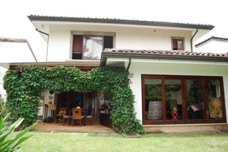 Foto Casa en Venta en Escazú, San José - U$D 400.000 - CAV24682 - BienesOnLine