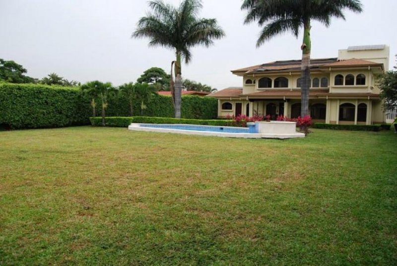 Foto Casa en Venta en Santa Ana, San José - U$D 825.000 - CAV24685 - BienesOnLine