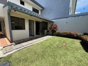 Casa en Venta en Pozos Santa Ana, San José