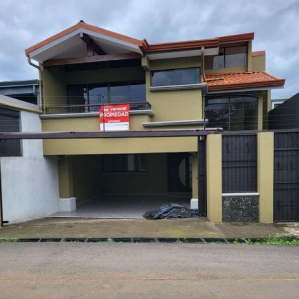 Casa en Venta en Santa Lucia Barva, Heredia