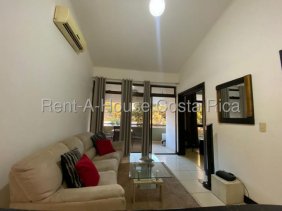 Para vivir en un Club, alquila este lindo apartamento en Santa Ana