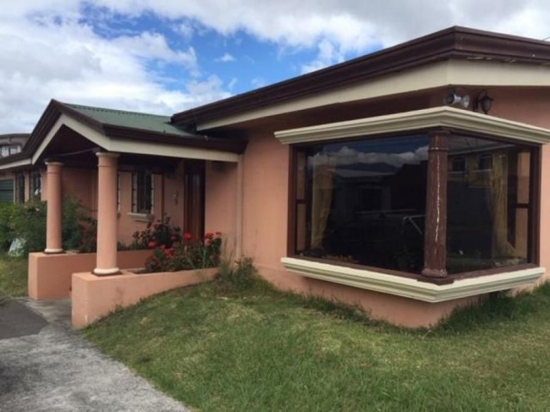 Foto Casa en Venta en Curridabat, San José - U$D 350.000 - CAV25313 - BienesOnLine