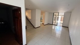 Rohrmoser, Geroma casa en venta con 4 habitaciones 