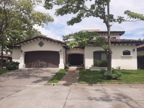 Casa en Alquiler en Santa Ana Pozos Santa Ana, San José