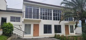 Se alquila espacioso apartamento en Piedades Santa Ana 25-1871
