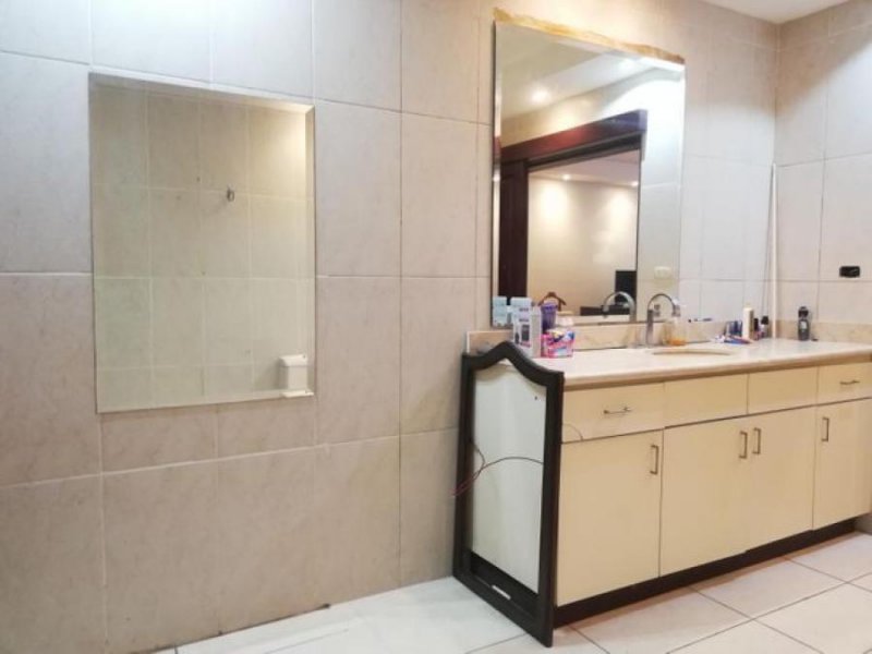 Apartamento en Alquiler en San Rafael Escazú, San José