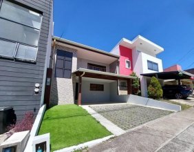 Casa en Venta en  Ulloa, Heredia