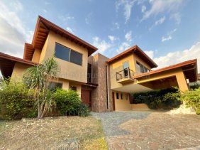 Casa en Venta en ulloa Heredia, Heredia