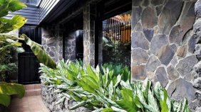 Se vende edificio comercial de 2 plantas en Rhormoser 24-1609