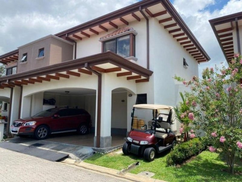 Casa en Venta en Guácima Heredia, Heredia