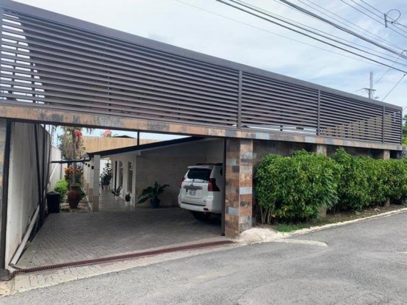 Casa en Venta en Brasil Santa Ana, San José
