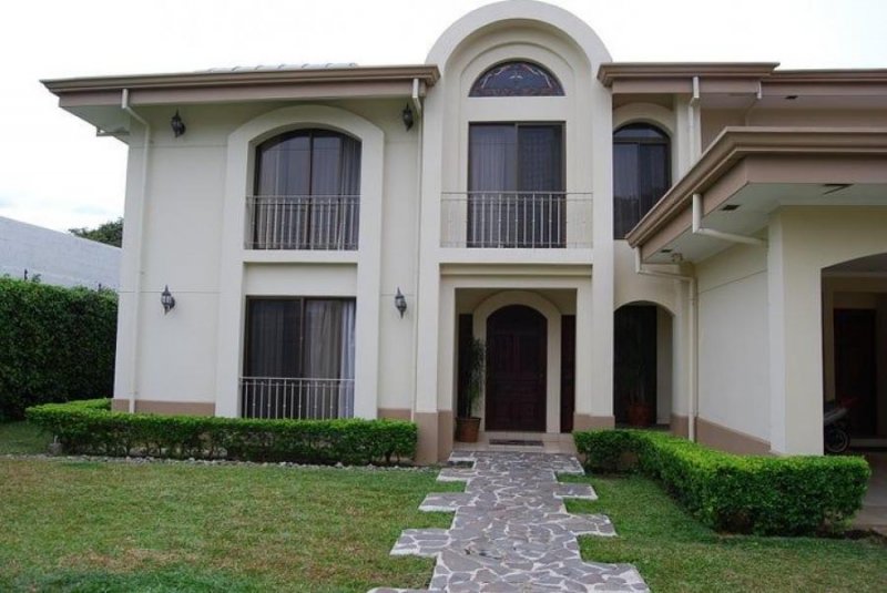 Casa en Venta en Lindora Santa Ana, San José