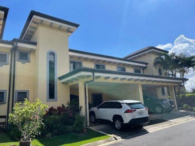 Casa en Venta en San Antonio Escazú, San José