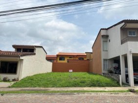 Se vende lote en San Pablo Heredia 24-1786