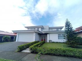 Casa en Venta en  San Isidro, Heredia