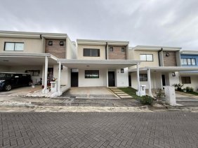 Casa en Venta en Ulloa Heredia, Heredia