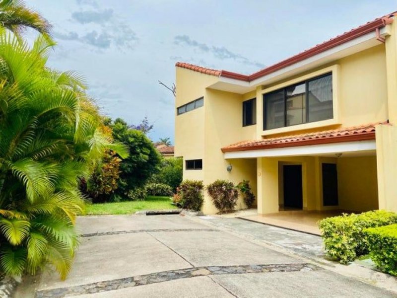 Casa en Venta en  Escazú, San José
