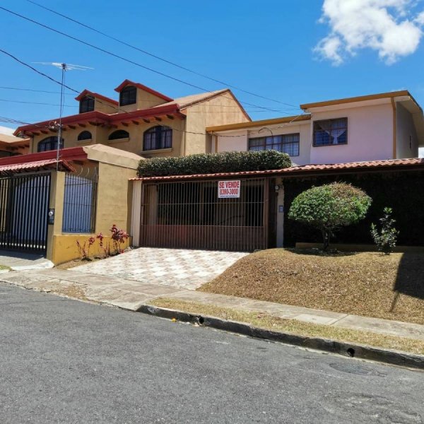 Casa en Venta en Urbanización Alfa Pavas, San José