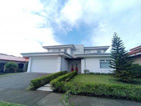 Casa en Venta en  San Isidro, Heredia