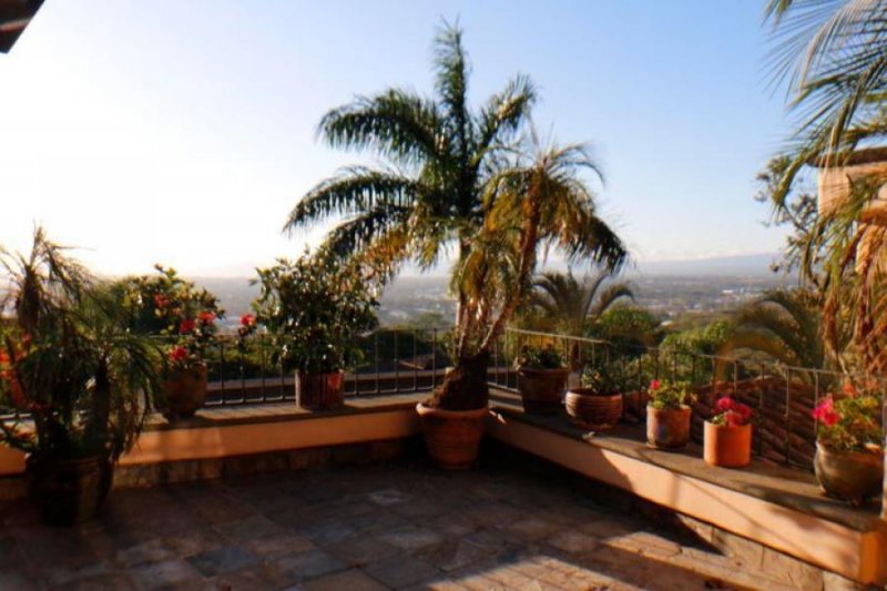 Foto Casa en Venta en Santa Ana, San José - U$D 1.580.000 - CAV52798 - BienesOnLine