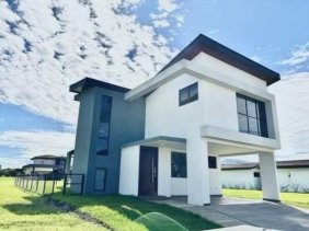 Casa en Venta en  Guácima, Alajuela