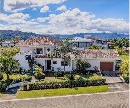 Casa en Venta en  Guácima, Alajuela